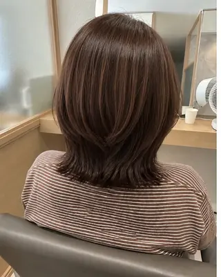 ミディアム カラー 久木原 ゆりのヘアスタイル