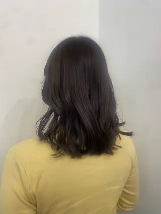 ミディアム 八巻媛香/ ﾚﾃﾞｨｰｽｶｯﾄのヘアスタイル