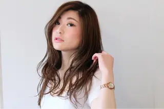 ロング カラー 小西 裕大のヘアスタイル
