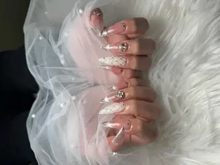 ネイル PEEKABOO 旧:momo京橋のネイルデザイン