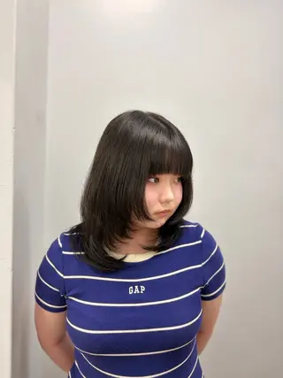 ミディアム サライ/レイヤー/ ボブ/似合わせカラーのヘアスタイル