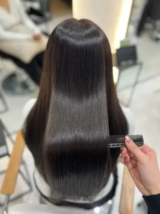 ロング カラー Zina aimiのヘアスタイル