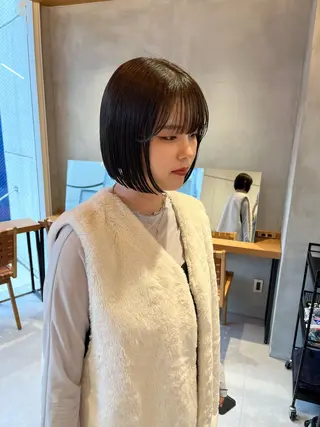 ミディアム カラー 縮毛矯正ボブ&顔まわ レイヤー♡TOMOEのヘアスタイル