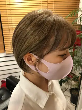 ショート カラー インナーカラー 推し ブリーチ 髪質改善のヘアスタイル