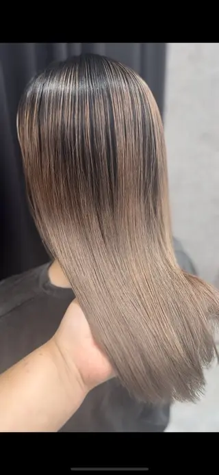 セミロング KITAMURA RIHOのヘアスタイル