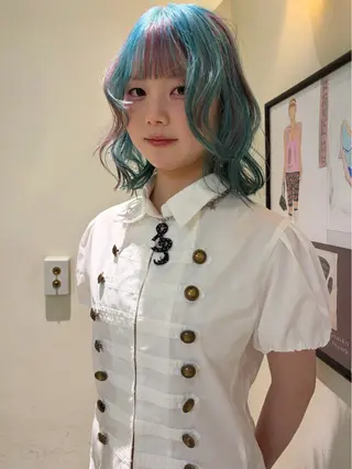 セミロング mitsuki ブリーチカラーのヘアスタイル