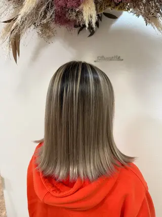 セミロング カラー silhouette シルエットのヘアスタイル