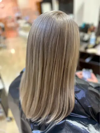 ロング 透明感カラー 山田真生のヘアスタイル