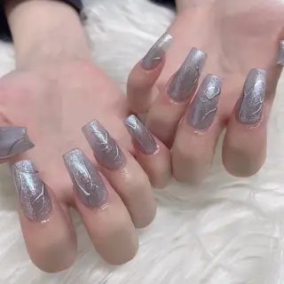 ミディアム ネイル Y. Sのネイルデザイン