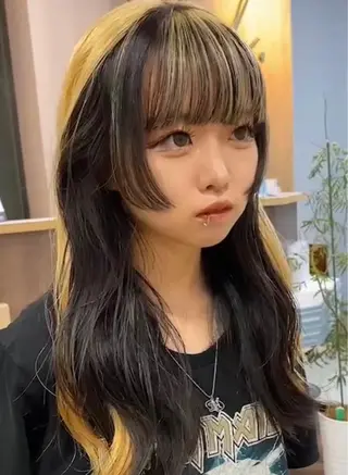 セミロング カラー 横尾 歩のヘアスタイル
