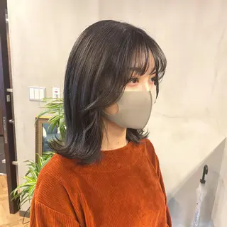 ミディアム カラー 前川 朋香のヘアスタイル