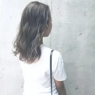 セミロング カラー 井上 美奈子のヘアスタイル