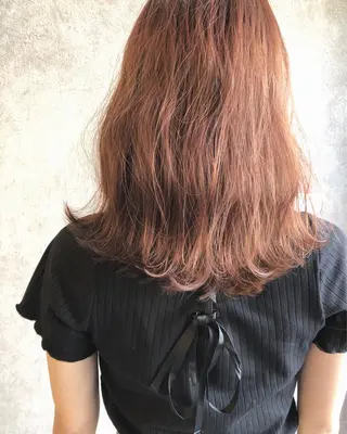 ミディアム カラー 顔周りレイヤーカット ブリーチminamiのヘアスタイル
