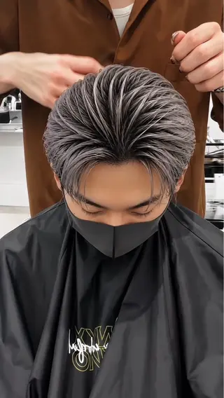 カラー メンズ 表参道/ハイライト バレイヤージュのヘアスタイル