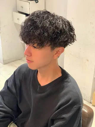 ショート パーマ メンズ 山本 章人のヘアスタイル