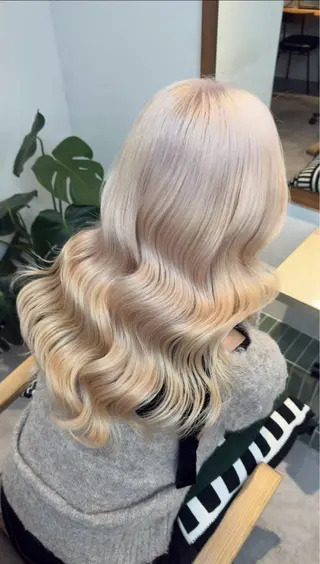 セミロング カラー IPPO 下北沢のヘアスタイル