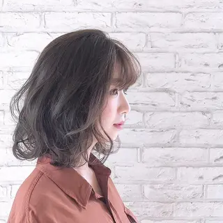 ミディアム 澤田 彩香のヘアスタイル