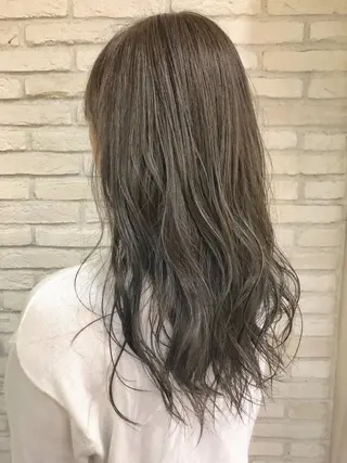 ロング カラー 大平 美沙のヘアスタイル