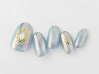 ショート Tiary🤍 Sachikaのネイルデザイン