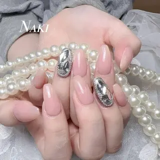 ネイル 🦋 Queenieのネイルデザイン