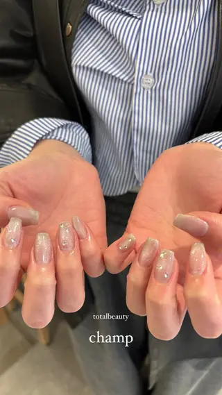 ネイル 岡本 恵｜大人っぽ ・個性ニュアンスのネイルデザイン