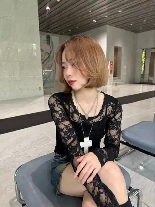 ショート カラー 韓国𝐡𝐚𝐢𝐫 𝐌𝐢𝐤𝐮🤍のヘアスタイル