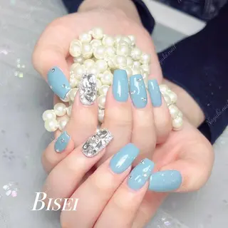 ネイル 🦋 Queenieのネイルデザイン