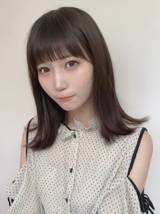 ミディアム 暗色カラー/レイヤー 🩶KAITOのヘアスタイル