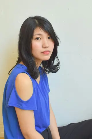 ミディアム カラー 山形 光輪子のヘアスタイル