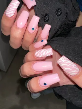 ネイル SHIORI 📍渋谷 / 円山町のネイルデザイン