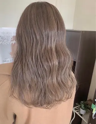 ロング 白澤 流輝のヘアスタイル