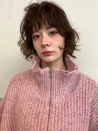 ミディアム パーマ 松尾 伊純のヘアスタイル