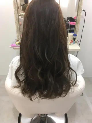 セミロング ロング カラー 髪質改善 中川 翔のヘアスタイル
