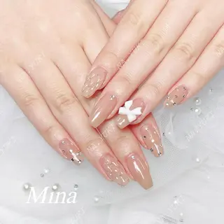 ネイル 🦋 Queenieのネイルデザイン