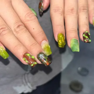 ネイル 🪐富島彩夏 /海外nail🪐のネイルデザイン