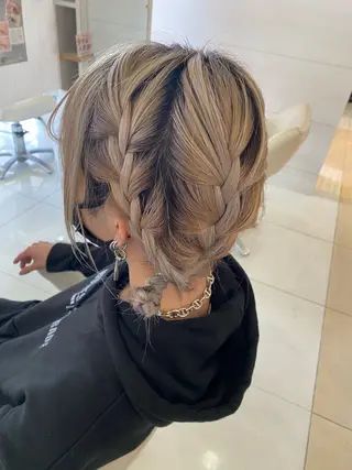 ミディアム ヘアアレンジ 中山 愛美莉のヘアスタイル