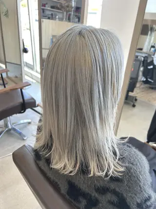 セミロング 綿貫 美雪のヘアスタイル