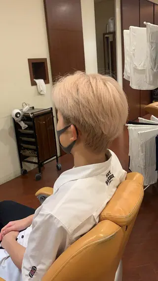 カラー パーマ メンズ ✨ホワイトカラー✨ ホワイトブリーチ✨のヘアスタイル