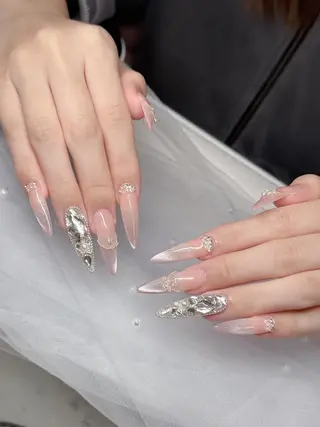ネイル Lee Nailsのネイルデザイン