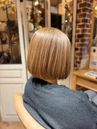 ミディアム ブリーチ・カットモデ ル募集中🫧高口小春のヘアスタイル
