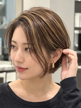 ショート カラー ✨白髪ぼかし/ ショート✨吉岡 弘のヘアスタイル