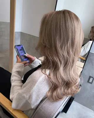 セミロング カラー ブリーチ 透明感HIDEのヘアスタイル