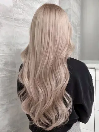 ロング 渋谷ハイトーン ななかのヘアスタイル