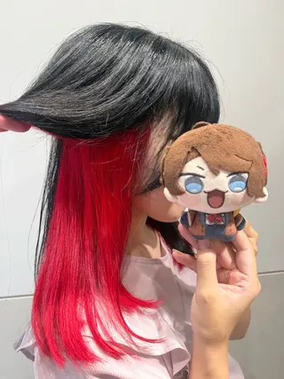 セミロング カラー インナーカラー 推し ブリーチ 髪質改善のヘアスタイル