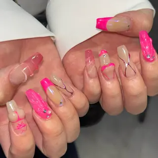 ネイル 🪐富島彩夏 /海外nail🪐のネイルデザイン