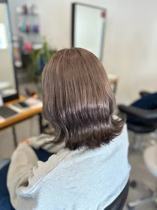 ミディアム カラー 山路 結花のヘアスタイル