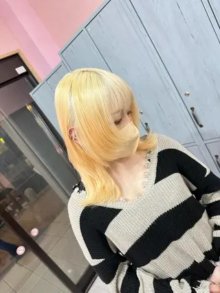 ミディアム ブリーチ特化🌈 MANATOのヘアスタイル