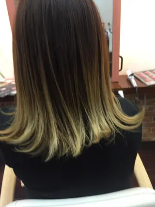 セミロング カラー 桧山 真のヘアスタイル