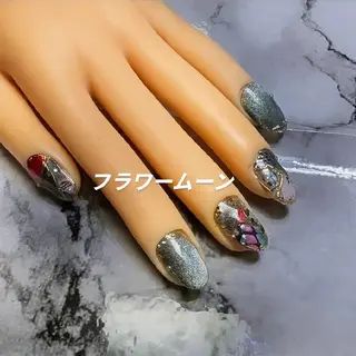 ネイル フラワー ムーンのネイルデザイン