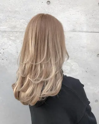 セミロング カラー 【透明感、艶髪】西村 有司のヘアスタイル